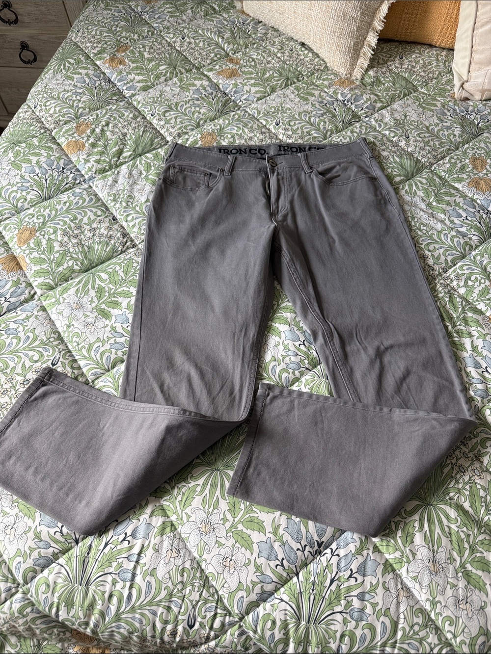 Bronco Gray Men's Straight Jeans